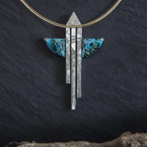 Jewel with meteorite